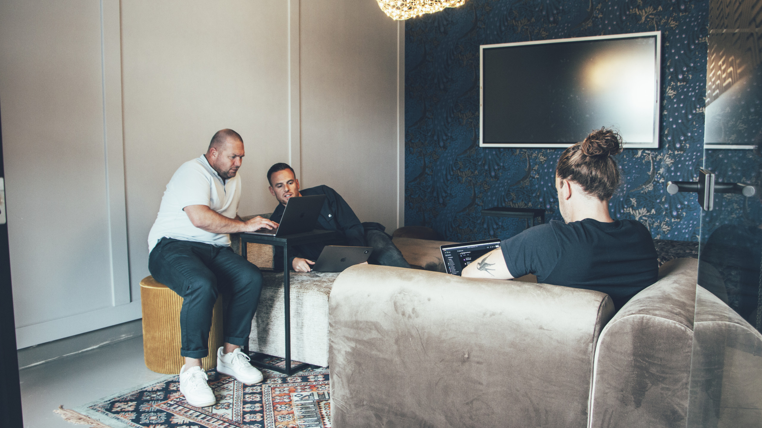 Overleg marketing lounge